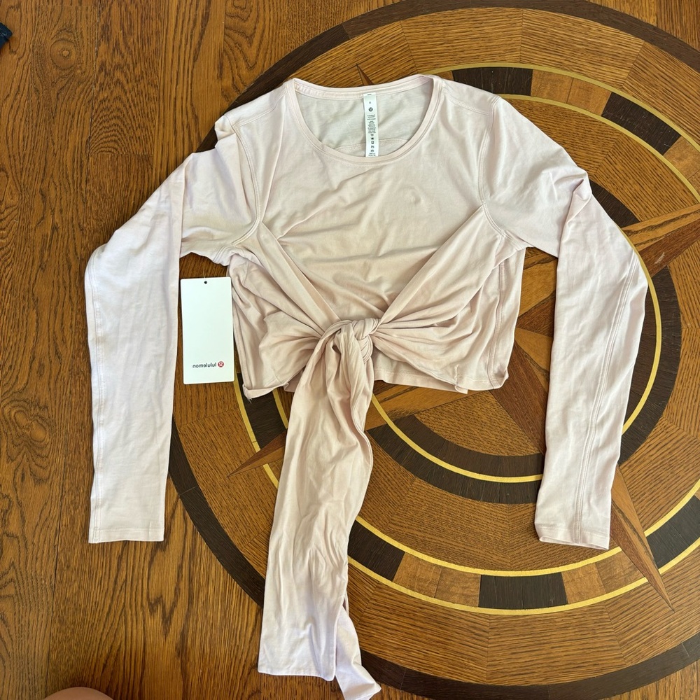 NWT - old style lulu tie front long sleeve